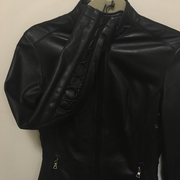 Like new Elie Tahari Moto leather jacket - Picture 8 of 8